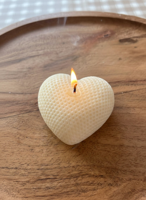 Bougie artisanale parfumée - Coeur alvéolé (moyen)